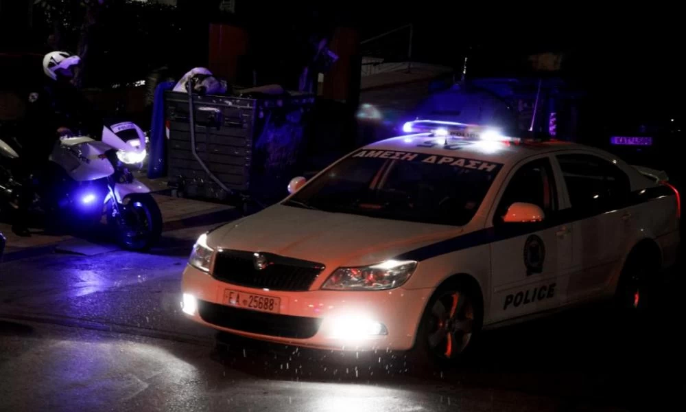 Θεσσαλονίκη: Tρία άτομα τραυμάτισαν με αιχμηρό αντικείμενο νεαρό και τον λήστεψαν